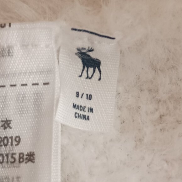 Abercrombie Kids Girl’s Fuzzy Cozy Preppy V-Neck Pullover Sweater Size 9-10 - Picture 11 of 14